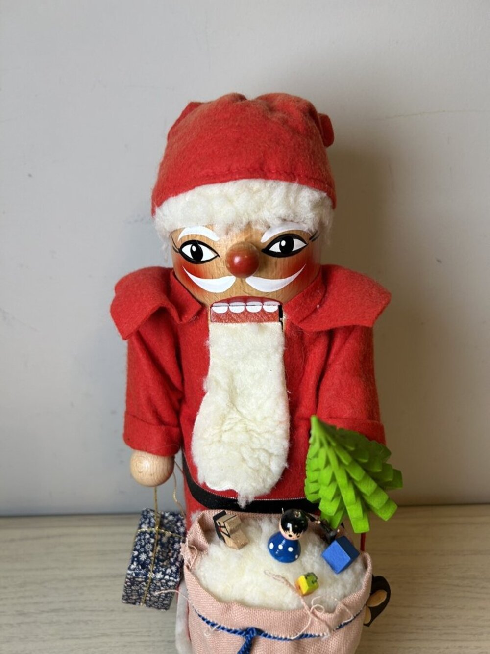 Steinbach Nutcracker Santa Claus 14" Tall Christmas Tree Bag Toys Vintage Gifts - Picture 4 of 16